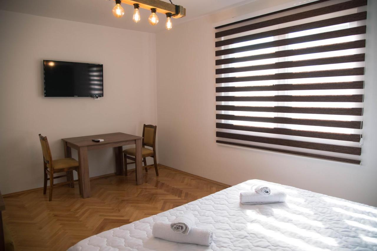 Guest House La Baja Ohrid Esterno foto