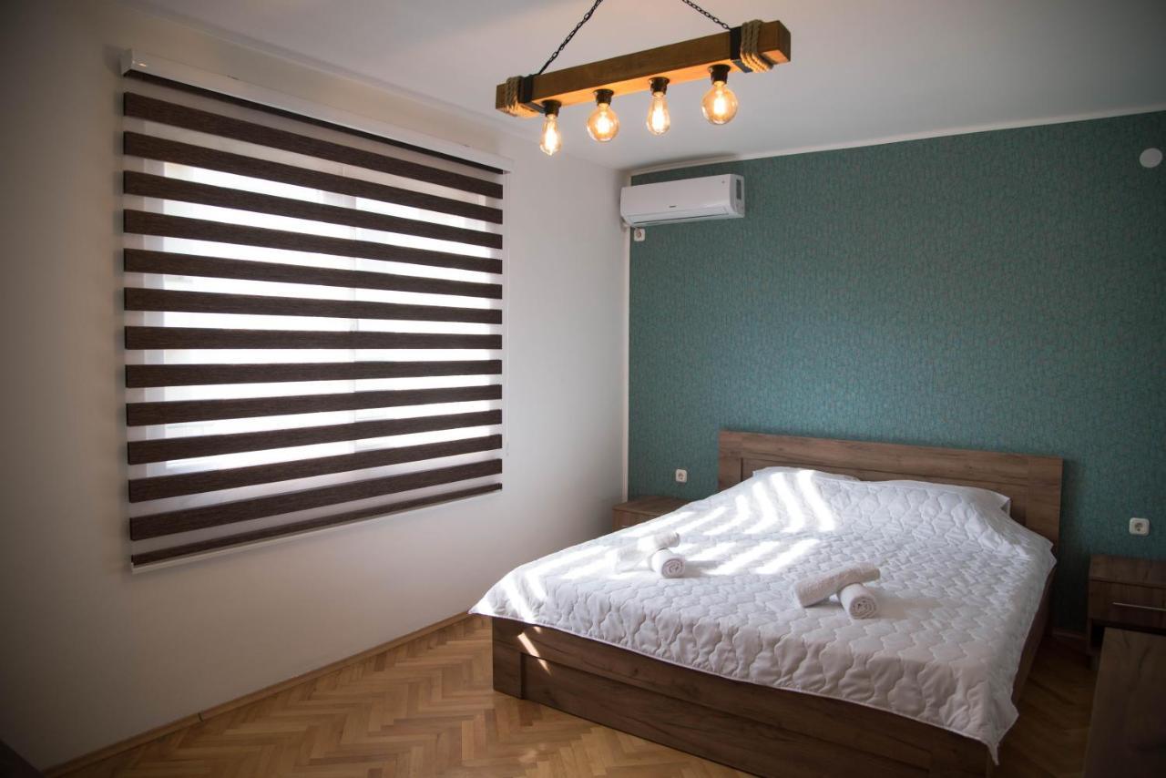 Guest House La Baja Ohrid Esterno foto