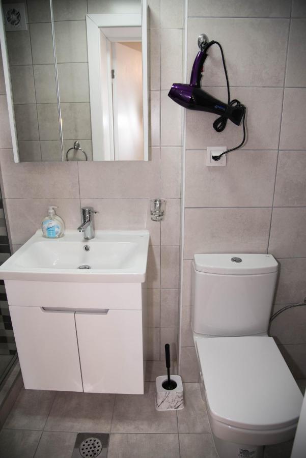 Guest House La Baja Ohrid Esterno foto