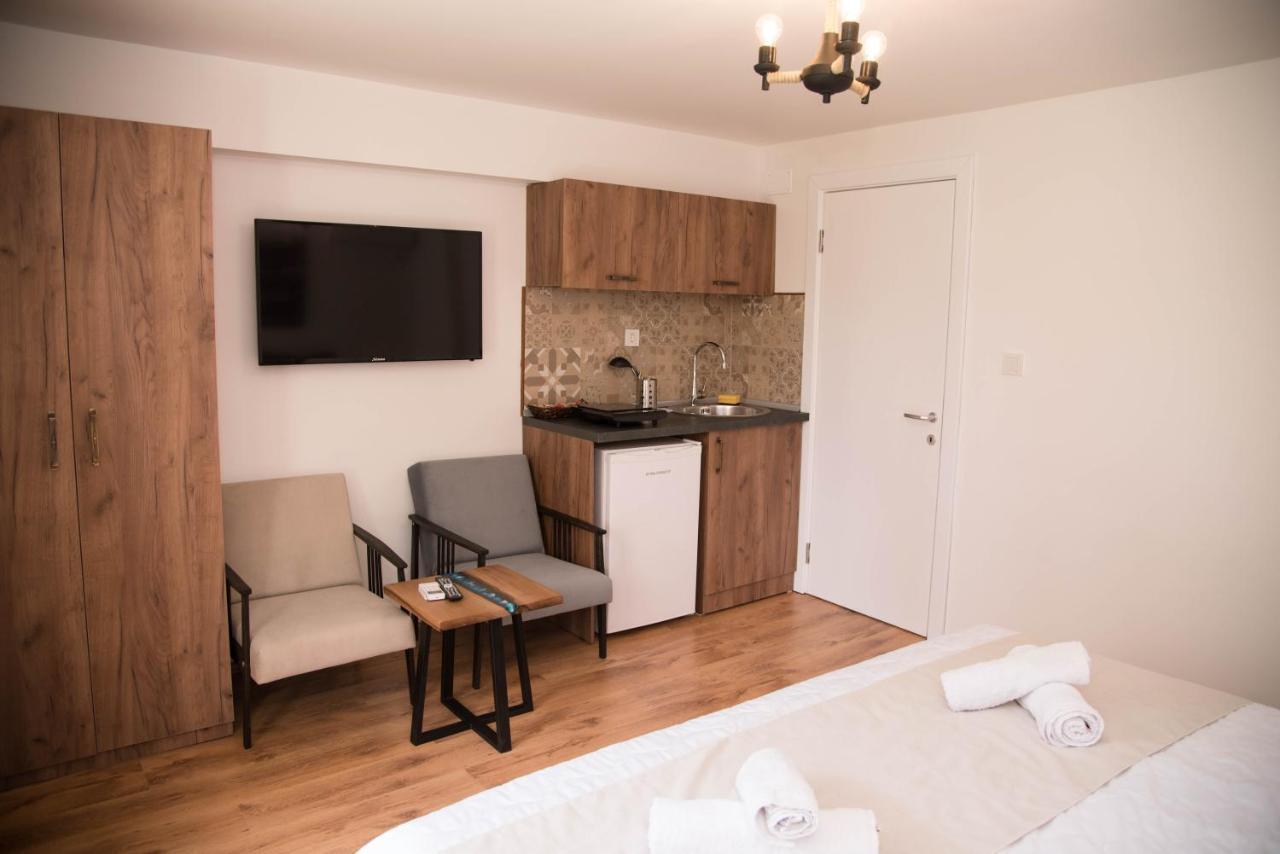 Guest House La Baja Ohrid Esterno foto