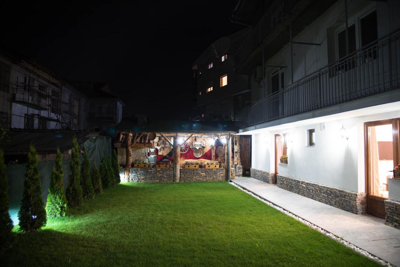 Guest House La Baja Ohrid Esterno foto