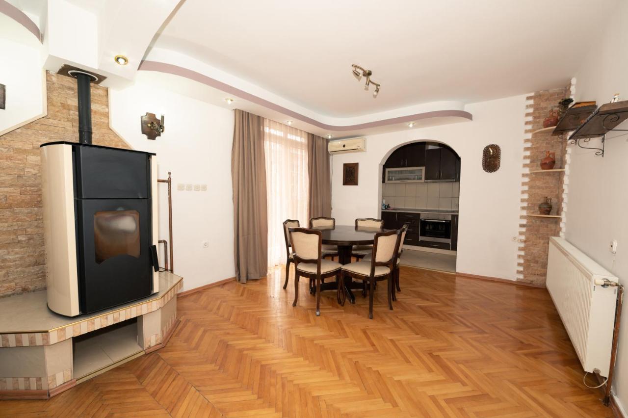 Guest House La Baja Ohrid Esterno foto
