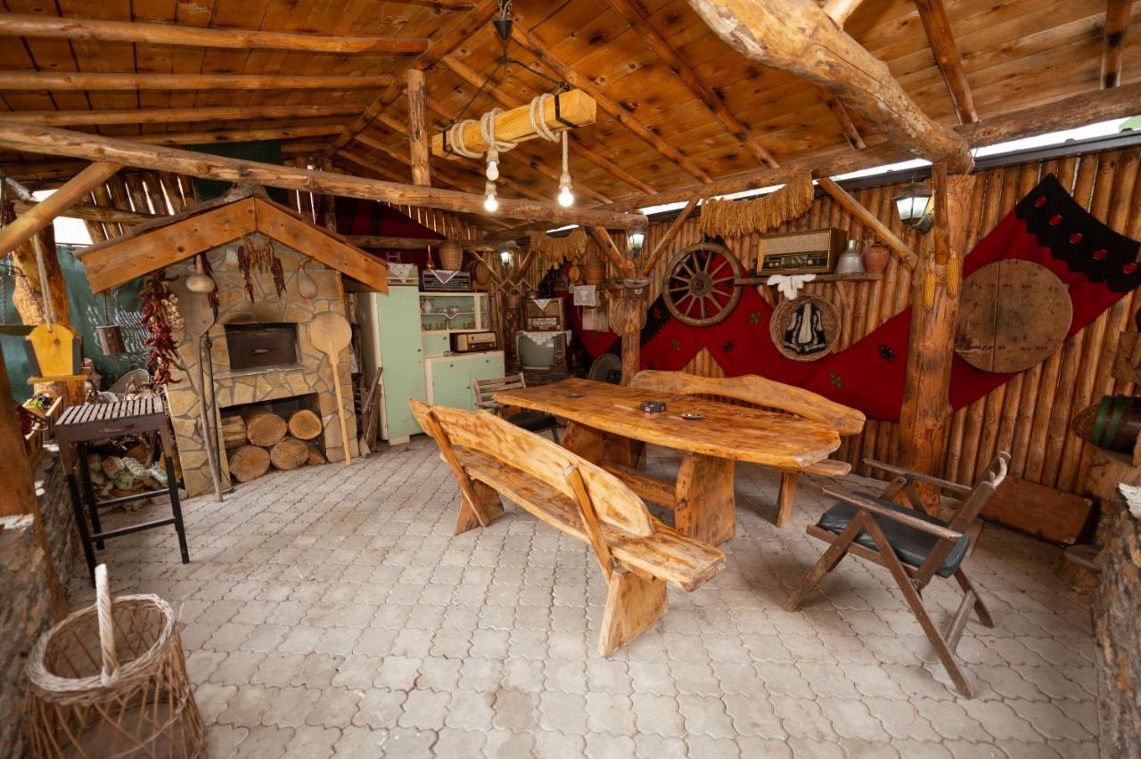 Guest House La Baja Ohrid Esterno foto