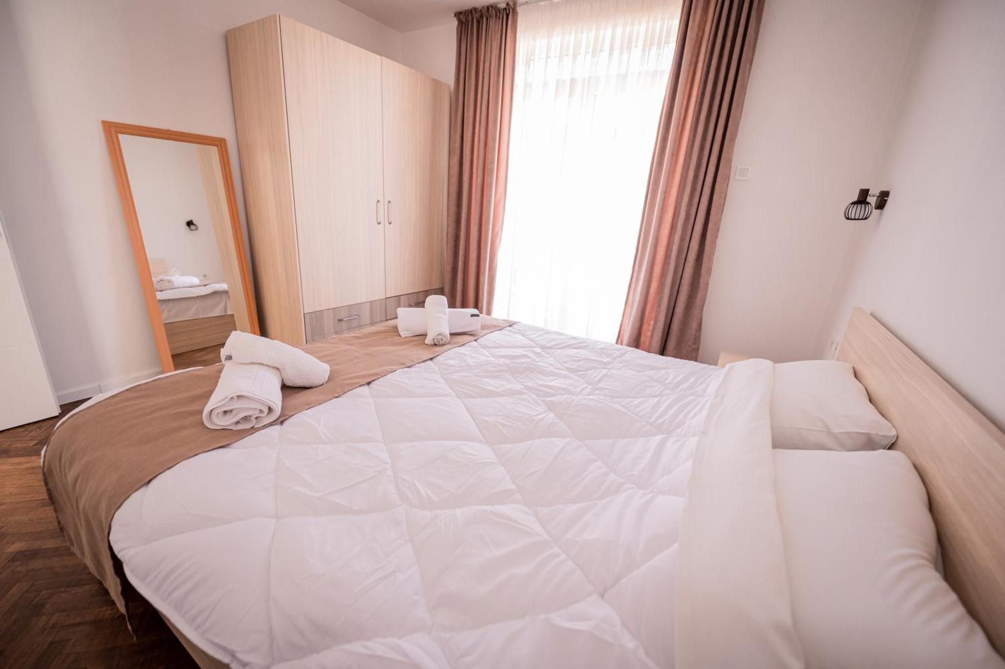 Guest House La Baja Ohrid Esterno foto